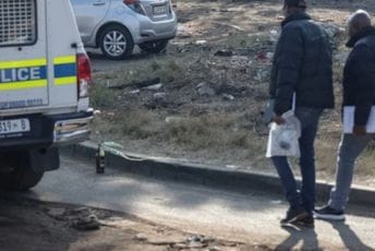 Masakr u Johanesburgu: U masovnoj pucnjavi ubijeno 12 ljudi, policija traga za naoružanim napadačima Masakr u Johanesburgu: U masovnoj pucnjavi ubijeno 12 ljudi, policija traga za naoružanim napadačima