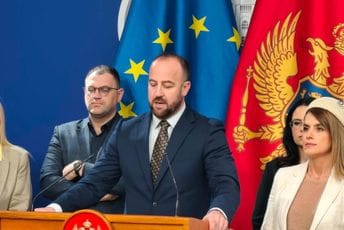 Nikolić: Inicirali smo kontrolno saslušanje ministara i direktora Fonda PIO zbog položaja penzionera