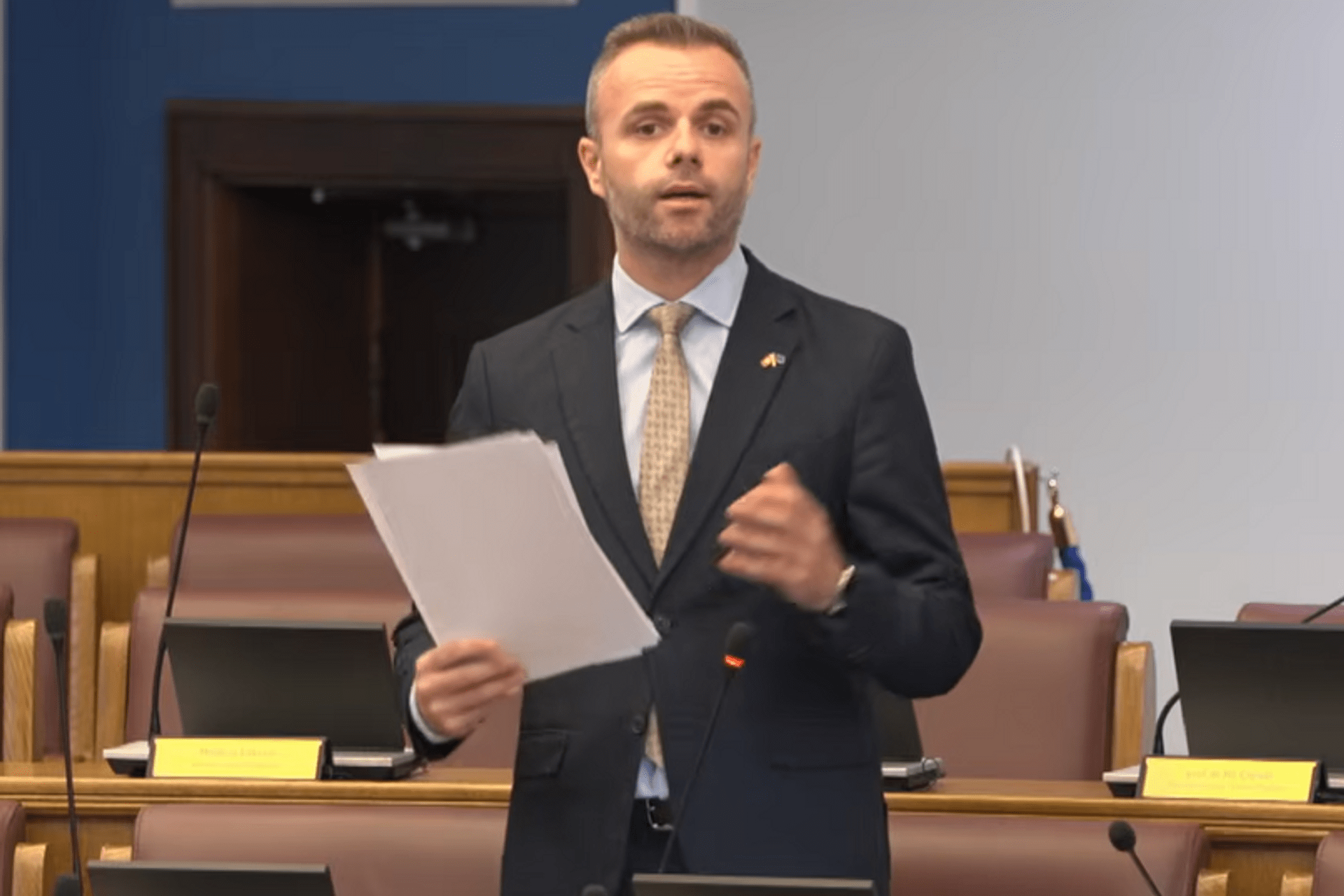Fotografija 1: Vujović: Država se ne brani pojedinačnim reakcijama, institucije su reagovale po zakonu