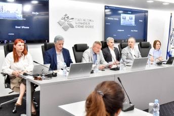 Zečević: Sredstva se neće dodjeljivati po principu "ko prvi aplicira"; Šaković: Uočava se pozitivan trend rasta ženskog preduzetništva Zečević: Sredstva se neće dodjeljivati po principu "ko prvi aplicira"; Šaković: Uočava se pozitivan trend rasta ženskog preduzetništva