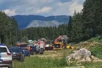 Opština Žabljak počela uklanjanje nelegalnih štalskih objekata