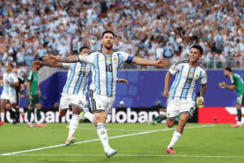 Veliki, najveći Leo Mesi: Dao je tri gola, srušio jedan rekord, izjednačio drugi i najavio novi pohod Argentine ka tronu (VIDEO)