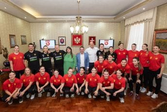 Prijestonica uz mlade „lavice“: Đurašković upriličio prijem za juniorke rukometne reprezentacije Crne Gore Prijestonica uz mlade „lavice“: Đurašković upriličio prijem za juniorke rukometne reprezentacije Crne Gore