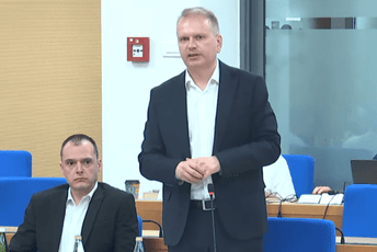 Perić traži od Mujovića da obezbijedi opremu za zaštitu od požara Perić traži od Mujovića da obezbijedi opremu za zaštitu od požara