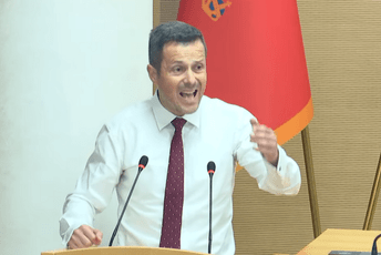 Mujović: Da sam grad u zlato pretvorio ne bih dobio podršku za izvještaj, neću podnijeti ostavku