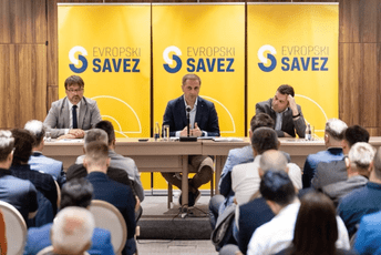 Evropskom savezu danas pristupaju SEP, BDP i Pokret za Tuzi Evropskom savezu danas pristupaju SEP, BDP i Pokret za Tuzi