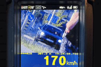 Uhapšen mladić iz Podgorice: Vozio 170km/h na putu gdje je ograničenje 50 Uhapšen mladić iz Podgorice: Vozio 170km/h na putu gdje je ograničenje 50
