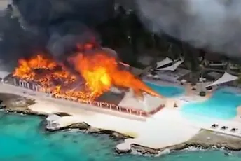 (VIDEO) Drama u poznatom ljetovalištu: Veliki požar progutao luksuzni hotel, stradala Italijanka
