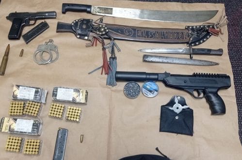Pretres u Herceg Novom: Pronađeni pištolji i municija, protiv jedne osobe podnijeta krivična prijava