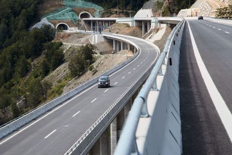 Saobraćajna nezgoda na pristupnom putu Kolašin - Mateševo: Troje povrijeđeno, među njima i petomjesečna beba