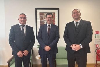 Tomašević i Lopičić sa Trasvelom: Razgovarano o jačanju ekonomskih veza i novim poslovnim inicijativama Tomašević i Lopičić sa Trasvelom: Razgovarano o jačanju ekonomskih veza i novim poslovnim inicijativama