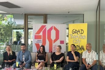 Najavljen jubilarni Grad teatar: Više od 68 programa tokom 55 festivalskih dana, na otvaranju „Noć skuplja vijeka“ Najavljen jubilarni Grad teatar: Više od 68 programa tokom 55 festivalskih dana, na otvaranju „Noć skuplja vijeka“