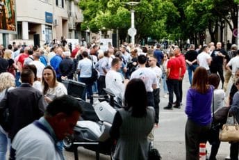 U četvrtak protest ispred Vlade: Traže potpisivanje OKU i povećanje koeficijenta sa 90 na 100 Sa jednog od prethodnih protesta