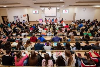 Upis u prvu godinu osnovnih studija na UDG od četvrtka! Upis u prvu godinu osnovnih studija na UDG od četvrtka!