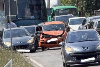 Udes u Herceg Novom, formirane kolone