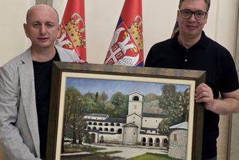 Knežević uručio Vučiću poklon u ime "Srba sa Cetinja": To je grad neumrlog srpstva