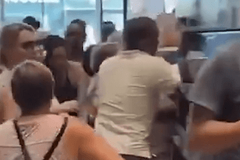 Nevjerovatne scene u Parizu: Ljudi se otimali za klime, ima i povrijeđenih (VIDEO)