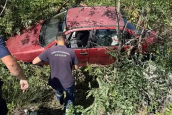Nezgoda na putu Podgorica - Cetinje: Vozilo sletjelo sa kolovoza, jedna osoba transportovana u bolnicu