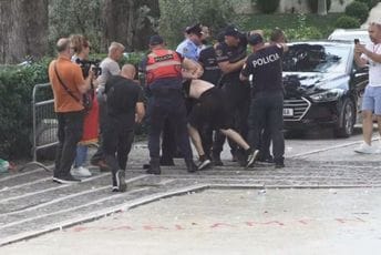 Tenzije u Tirani, policija uhapsila više demonstranata Tenzije u Tirani, policija uhapsila više demonstranata