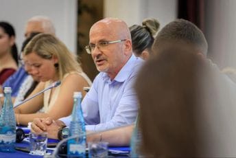 Predstavnik crnogorske manjine zatražio otvaranje odjeljenja za nastavu crnogorskog jezika u Albaniji
