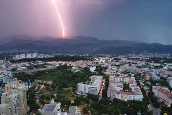 Hrvatska: Oboreni temperaturni rekordi, ali je bilo i nevremena Hrvatska: Oboreni temperaturni rekordi, ali je bilo i nevremena