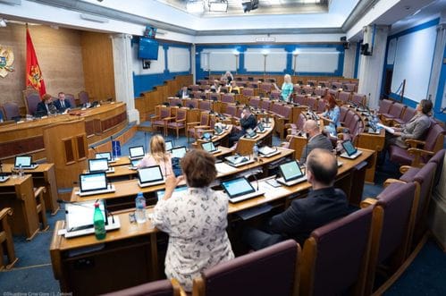 Promjene Ustava sjutra pred poslanicima