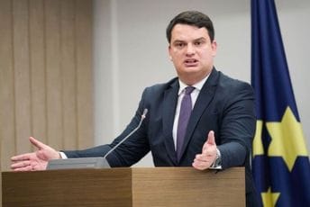 Odžić Vučiću: U Crnoj Gori je dosta onih koji liče na Vučićevića, problem je što su svi na vašem platnom spisku