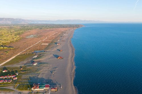 Pronađena djevojčica koja je nestala na ulcinjskoj plaži