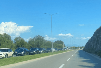 Udes na putu Podgorica - Danilovgrad: Usljed zastoja formirana duža kolona