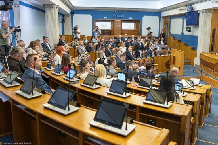 Skupština danas nastavlja zasijedanje: Poslanici o promjeni Ustava Crne Gore