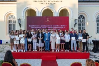 Na Cetinju dodijeljena gradska priznanja 'lučonošama'