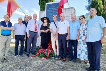Delegacije SOBNOR-a Crne Gore i OBNOR-a Glavnog grad položile vijence na Spomenik na Ravnom Lazu