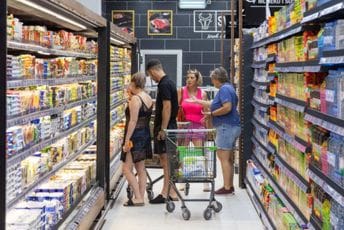 Otvoren je novi HDL hipermarket u Reževićima – novo mjesto za najpovoljniju kupovinu na Budvanskoj rivijeri Otvoren je novi HDL hipermarket u Reževićima – novo mjesto za najpovoljniju kupovinu na Budvanskoj rivijeri