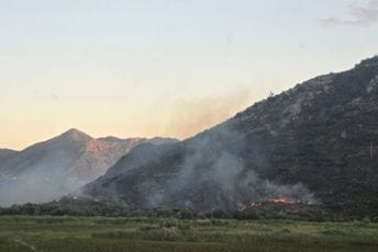 Ugašen požar na Vranjini, kuće odbranjene od vatre
