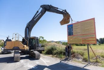 Počela rekonstrukcija Glavne gradske ulice u Zeti Počela rekonstrukcija Glavne gradske ulice u Zeti