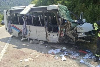 Put Kotor - Nikšić: Jedna osoba poginula, dijete nakon reanimacije transportovano u KCCG, još 15 osoba povrijeđeno