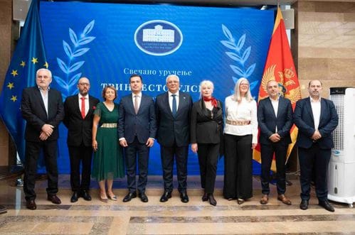 Mandić uručio Trinaestojulske nagrade: Žiri donio odluku potpuno nezavisno, nije bilo uticaja politike (FOTO)