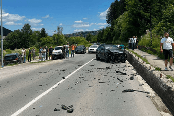 Sudar dva automobila i motocikla na putu Rožaje - Berane