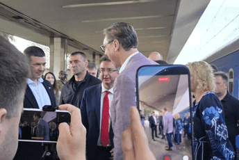 (VIDEO) Vučić stigao u Kijev na samit Jugoistočna Evropa - Ukrajina (VIDEO) Vučić stigao u Kijev na samit Jugoistočna Evropa - Ukrajina