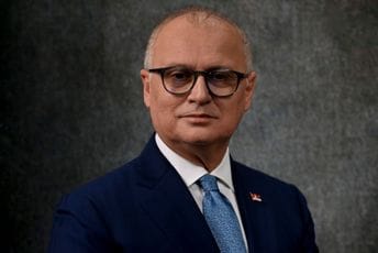 Goranu Vesiću i ostalim optuženima u slučaju „nadstrešnica“ produžena mjera kućnog pritvora Goranu Vesiću i ostalim optuženima u slučaju „nadstrešnica“ produžena mjera kućnog pritvora