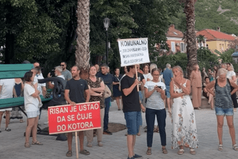 Nakon Kotora: Večeras i u Risnu održan protest zbog problema sa vodosnabdijevanjem