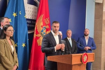 Rakočević: Vlada hitno da smanji akcize na gorivo, koriste svaku priliku da poskupe život građanima Rakočević: Vlada hitno da smanji akcize na gorivo, koriste svaku priliku da poskupe život građanima
