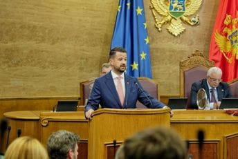 Kabinet Milatovića: Odnos prema porodici preminulog ne može biti izgovor za relativizaciju ratnih zločina