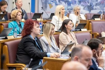 Zasijedao Ženski parlament: Obilježeno 25 godina od osnivanja Odbora za rodnu ravnopravnost Zasijedao Ženski parlament: Obilježeno 25 godina od osnivanja Odbora za rodnu ravnopravnost