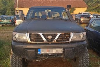 (FOTO) Granična policija oduzela dva vozila: Jedno potraživao Interpol, drugo neregistrovano i prefarbano