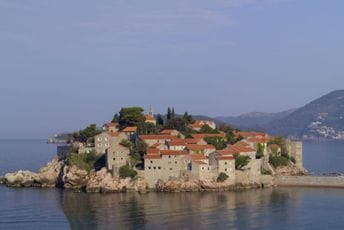 Aman je mještanima Svetog Stefana dao pogodnosti koje nijesu imali ni u zlatno doba SFRJ Aman je mještanima Svetog Stefana dao pogodnosti koje nijesu imali ni u zlatno doba SFRJ