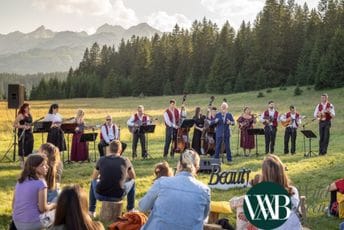 Macan poljana u ritmu tambura: „Odjeci Pljevalja“ osvojili publiku Wild Beauty Arta