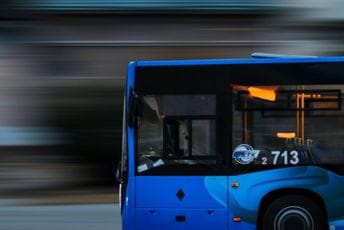 Poljska: U autobusu napao dječaka iz Ukrajine, zatim ga izbacio van