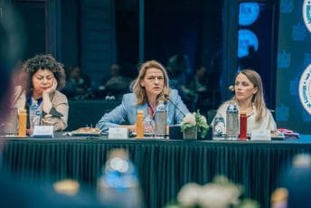 Drakić u Kairu predstavila potencijale crnogorske privrede: Crna Gora međunarodnim investitorima nudi brojne konkurentske prednosti. Drakić u Kairu predstavila potencijale crnogorske privrede: Crna Gora međunarodnim investitorima nudi brojne konkurentske prednosti.