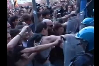 (VIDEO) Protesti u Bolonji nakon smrti muškarca tokom policijske intervencije (VIDEO) Protesti u Bolonji nakon smrti muškarca tokom policijske intervencije